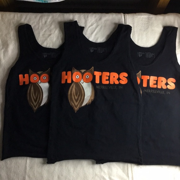 B27 #52 Hooters Girl Worn Uniform Tank From Merrillville IN Stretchy Size XS - Picture 1 of 6